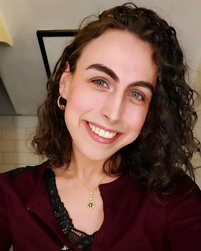 files/can-you-turn-this-bathroom-selfie-into-a-linkedin-profile-v0-psbpj37g38pd1_07bbe150-b794-4c84-bdce-e280cfe401ba.webp